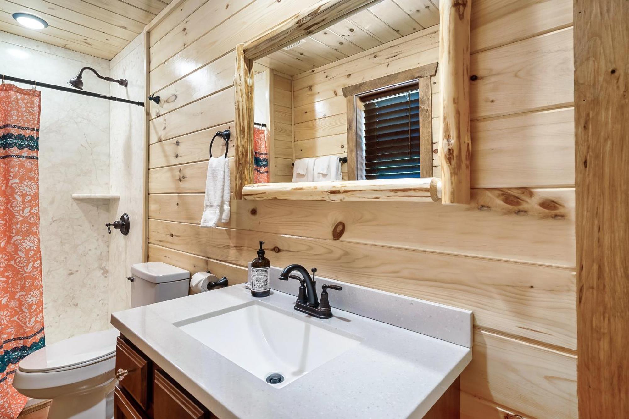Smokiesboutiquecabins Would Love To Host You At Dolly'S Cute Cabin! 4 Suites With Private Bathrooms - Hot Tub, Fire Pit, Game Room, Resort Pool Open Memorial Day Through Labor Day! Gatlinburg Ngoại thất bức ảnh