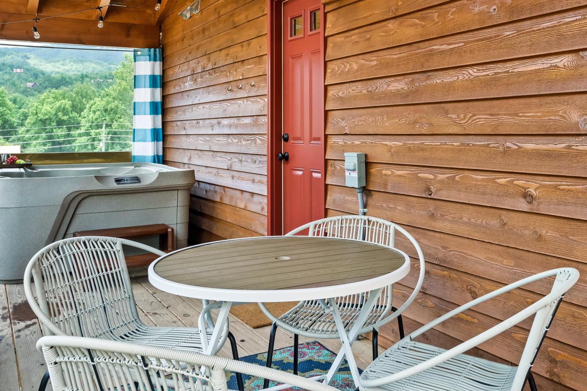 Smokiesboutiquecabins Would Love To Host You At Dolly'S Cute Cabin! 4 Suites With Private Bathrooms - Hot Tub, Fire Pit, Game Room, Resort Pool Open Memorial Day Through Labor Day! Gatlinburg Ngoại thất bức ảnh
