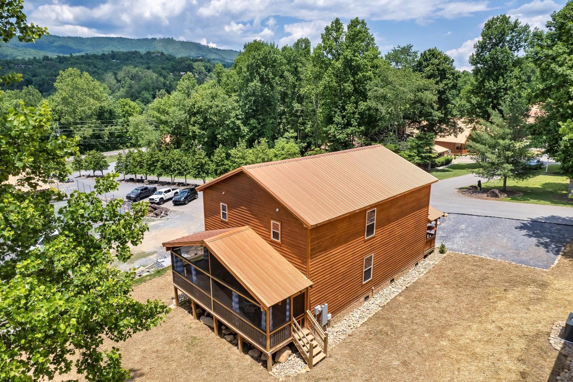 Smokiesboutiquecabins Would Love To Host You At Dolly'S Cute Cabin! 4 Suites With Private Bathrooms - Hot Tub, Fire Pit, Game Room, Resort Pool Open Memorial Day Through Labor Day! Gatlinburg Ngoại thất bức ảnh