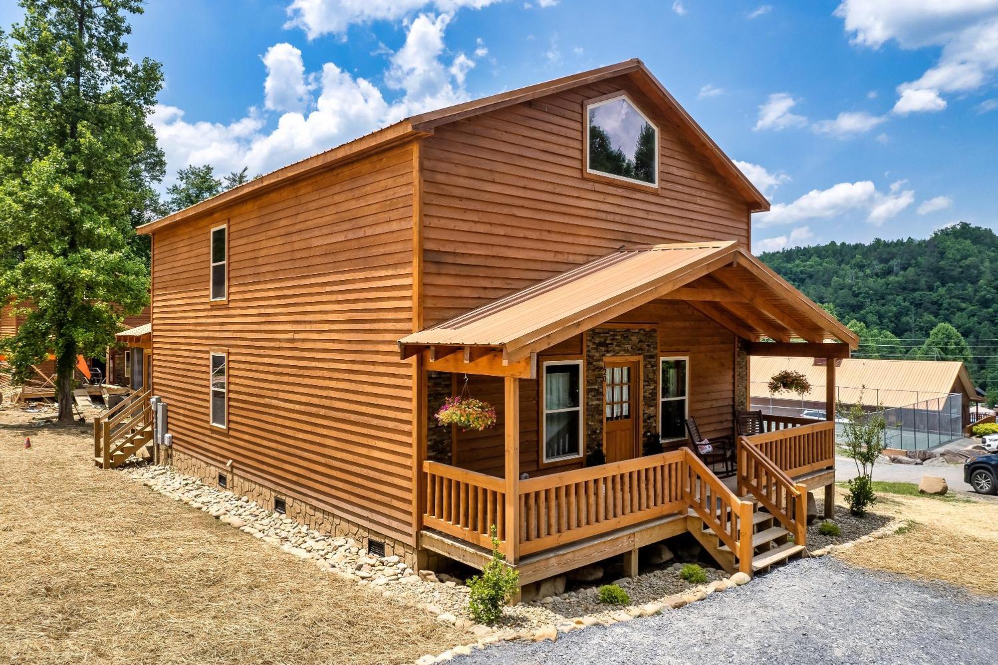 Smokiesboutiquecabins Would Love To Host You At Dolly'S Cute Cabin! 4 Suites With Private Bathrooms - Hot Tub, Fire Pit, Game Room, Resort Pool Open Memorial Day Through Labor Day! Gatlinburg Ngoại thất bức ảnh