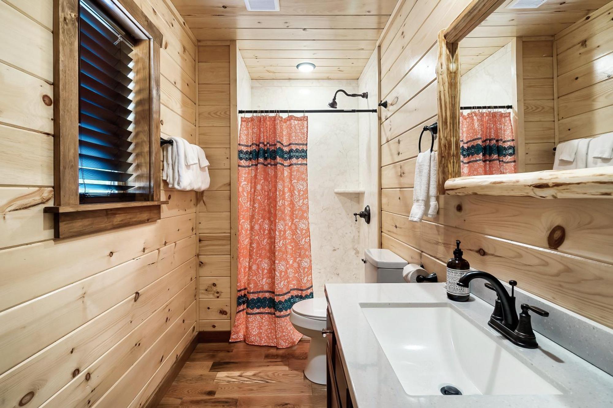 Smokiesboutiquecabins Would Love To Host You At Dolly'S Cute Cabin! 4 Suites With Private Bathrooms - Hot Tub, Fire Pit, Game Room, Resort Pool Open Memorial Day Through Labor Day! Gatlinburg Ngoại thất bức ảnh